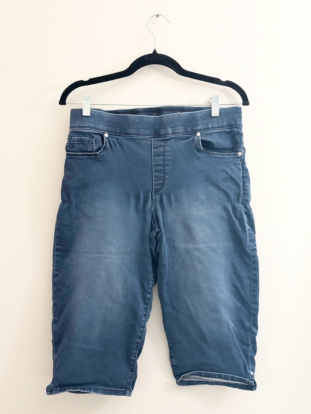 5/$15 🩷 MUST BUNDLE Gloria Vanderbilt Blue Cropped Denim Bermuda Shorts